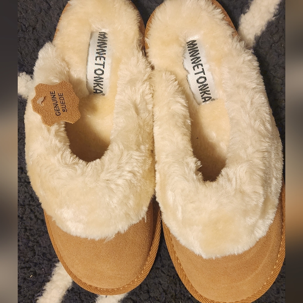 Minnetonka Slippers